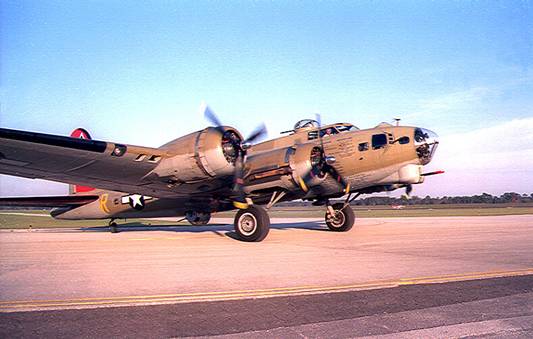 B-17 Flying Fortress '909'